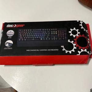 NWT IN BOX Deco Gear Mechanical Gaming Keyboard